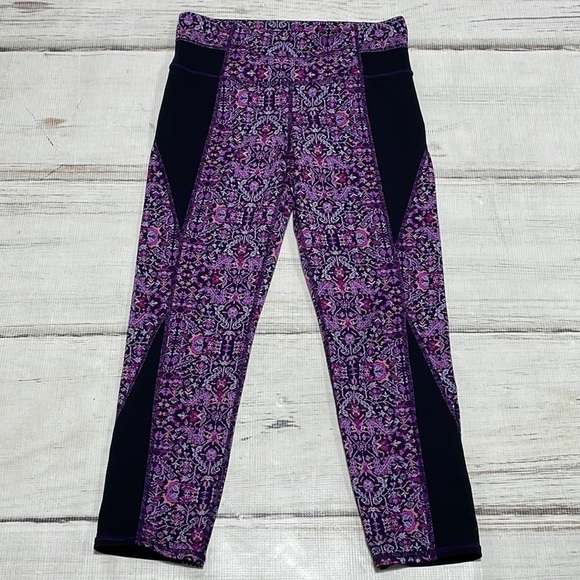 Athleta Leggings Crops Purple Floral Athleisure Activewear Size Small Tall - Picture 7 of 12